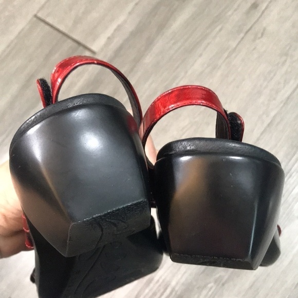 Aravon Red Patent Leather Adjustable Strap Comfort Sandals size 8D/8 Wide - Picture 4 of 9